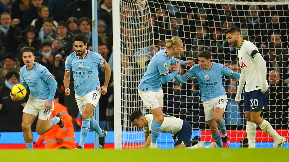 MU comeback menang atas Man City, foto laga dramatis Liga Inggris