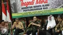 Narasumber Alwi Shihab (tengah) memberikan keterangan saat diskusi Tragedi Mina di Jakarta, Kamis (1/10/2015). Diskusi membahas situasi jamaah haji Indonesia paska tragedi Mina. (Liputan6.com/Faizal Fanani)