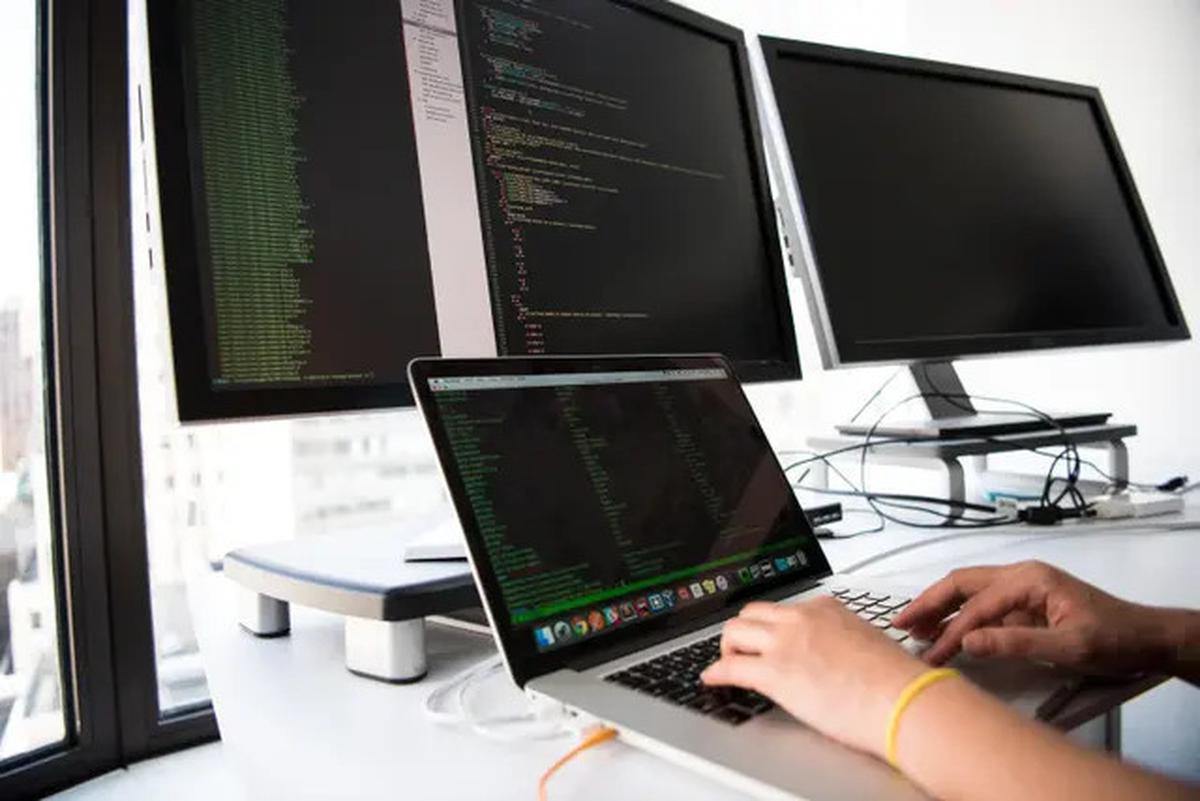 Ciri-ciri Komputer Kena Hack Virus Ransomware, Pernah Bobol Pusat Data Nasional