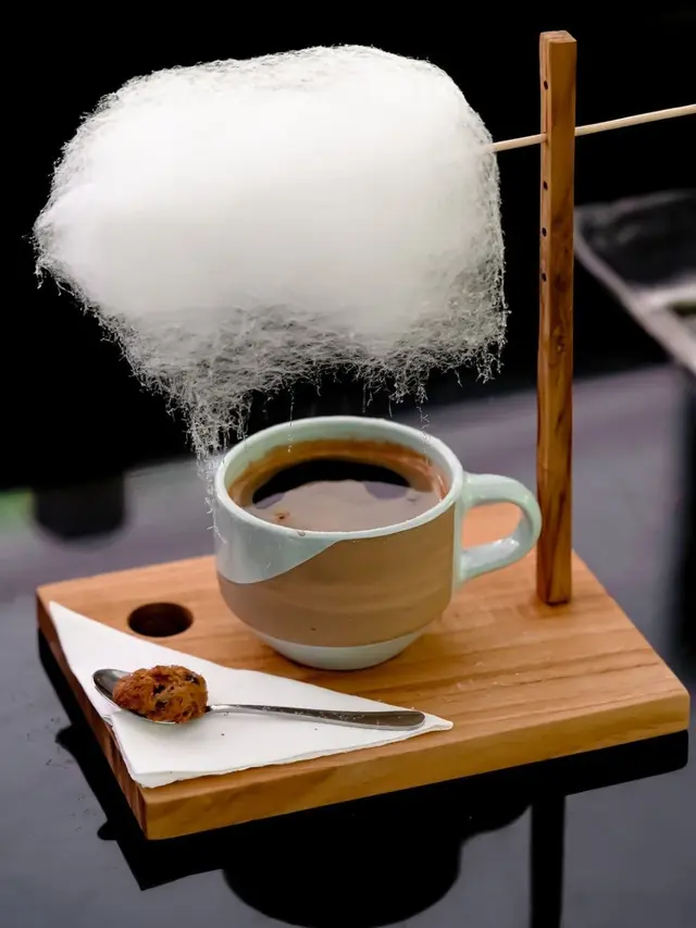 Menyesap Kopi Gulali di Kafe Tepi Sungai Ubud Bali