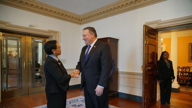 Menteri Luar Negeri RI Retno Marsudi bersama Menteri Luar Negeri AS Mike Pompeo di Washington DC (5/6) (Kementerian Luar Negeri RI)