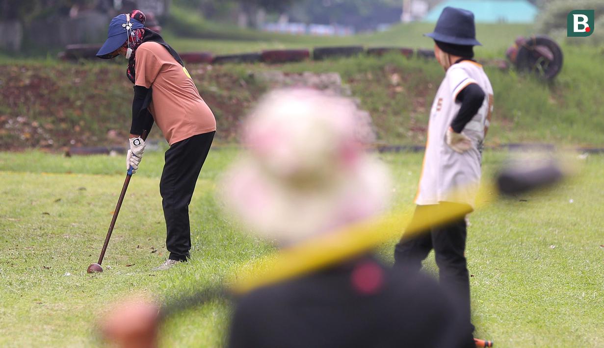 Woodball merupakan olahraga yang berasal dari Taiwan. Olahraga yang ditemukan pada awal 1990-an ini mulai masuk ke Indonesia pada tahun 2006 lalu. (Bola.com/M Iqbal Ichsan)