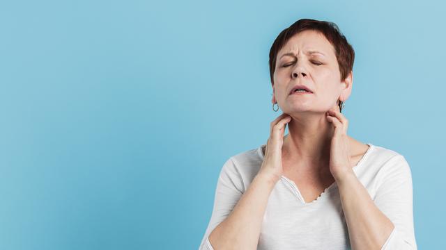 Ilustrasi pengidap limfadenitis, infeksi kelenjar getah bening