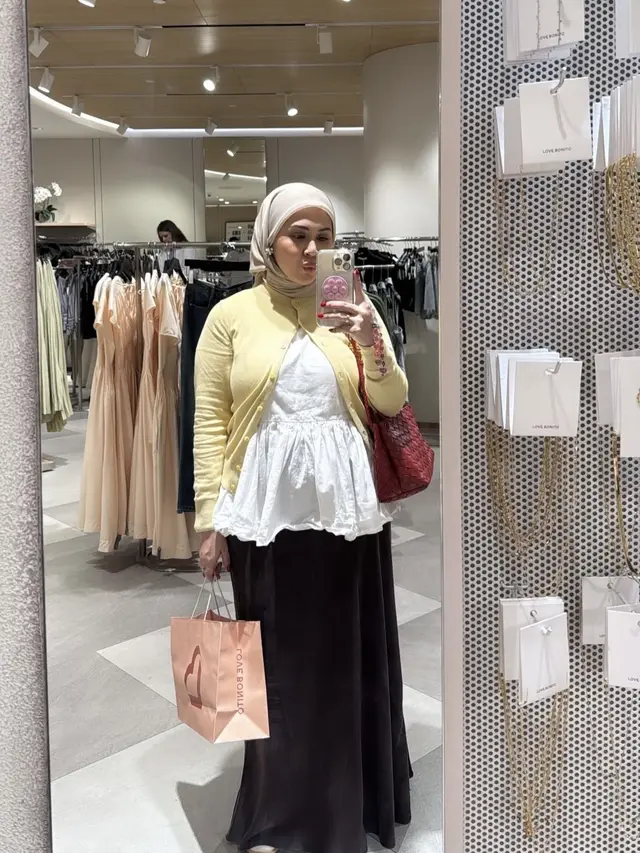 Syifa Hadju, Kesha Ratuliu, dan Margin Wieheerm Girls’ Day Out ke Singapura. [@kesharatuliu05]