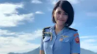 Ajudan Iriana Jokowi, Kapten Sandhyca Putri. (dok. Instagram @sandhycaputrie/https://www.instagram.com/p/Bzj8bsiAU9I/Dinny Mutiah)
