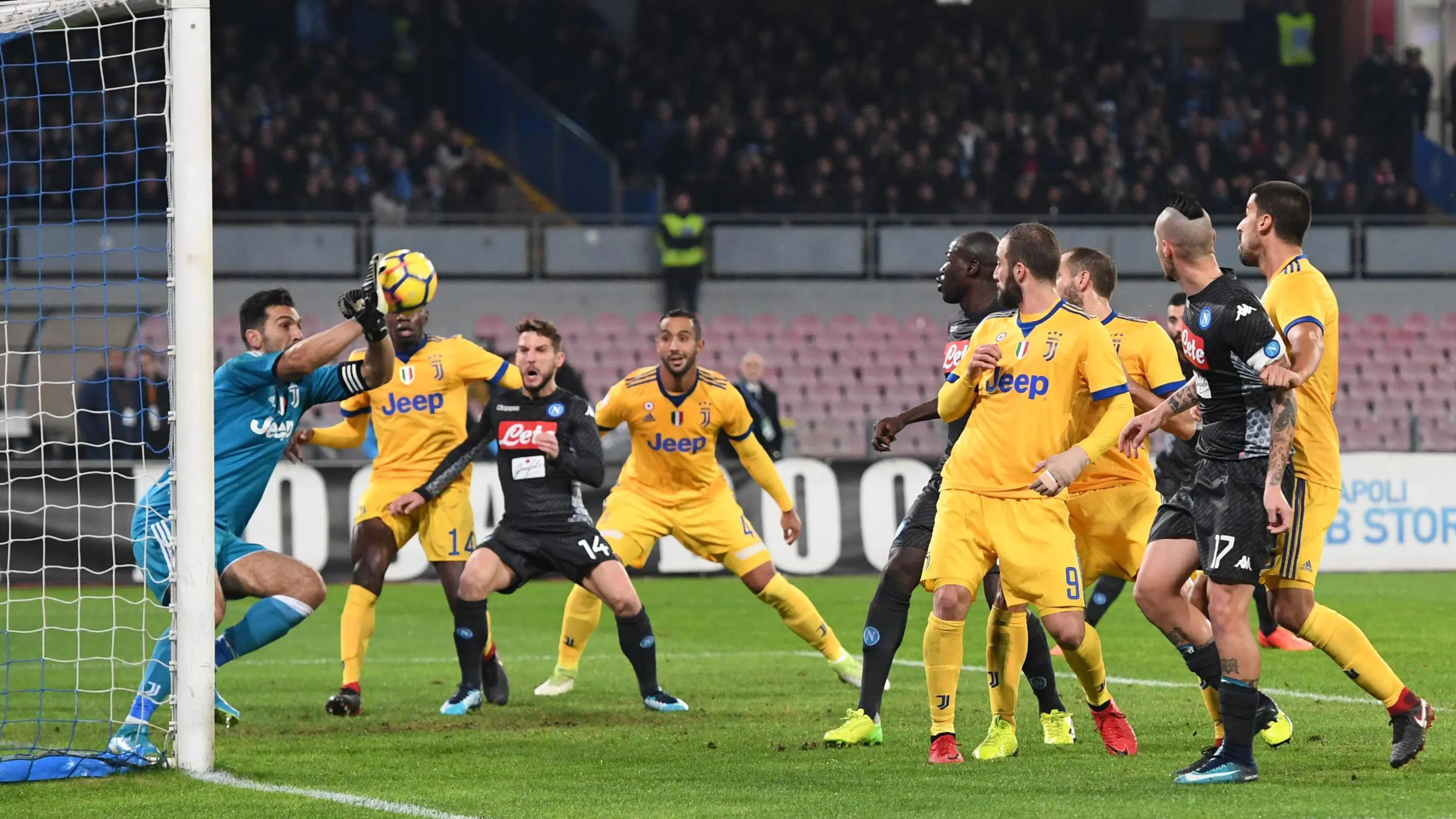 Juventus vs Napoli, persaingan ketat menuju tangga juara.(Ciro Fusco/ANSA via AP) 