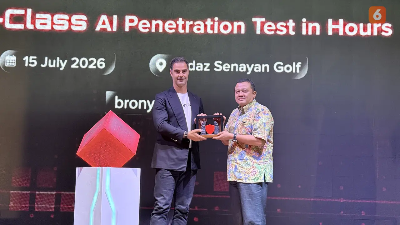 President Director ITSEC Asia, Patrick Dannacher bersama Direktur Jenderal Ekosistem Digital Kemkomdigi, Edwin Hidayat Abdullah di acara peluncuran platform Bronyx AI. Liputan6.com/Iskandar