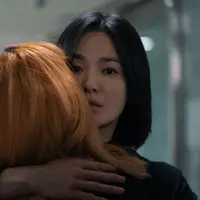 Song Hye Kyo dalam serial The Glory. (Foto:  Graphyoda/Netflix)