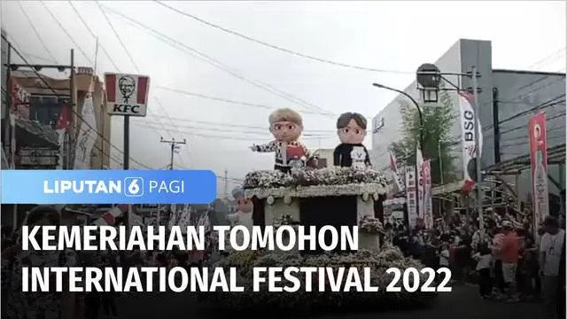Ribuan warga memadati Tomohon International Flower Festival 2022. Festival bunga Internasional ini diikuti puluhan kendaran hias dari dalam dan luar negeri.