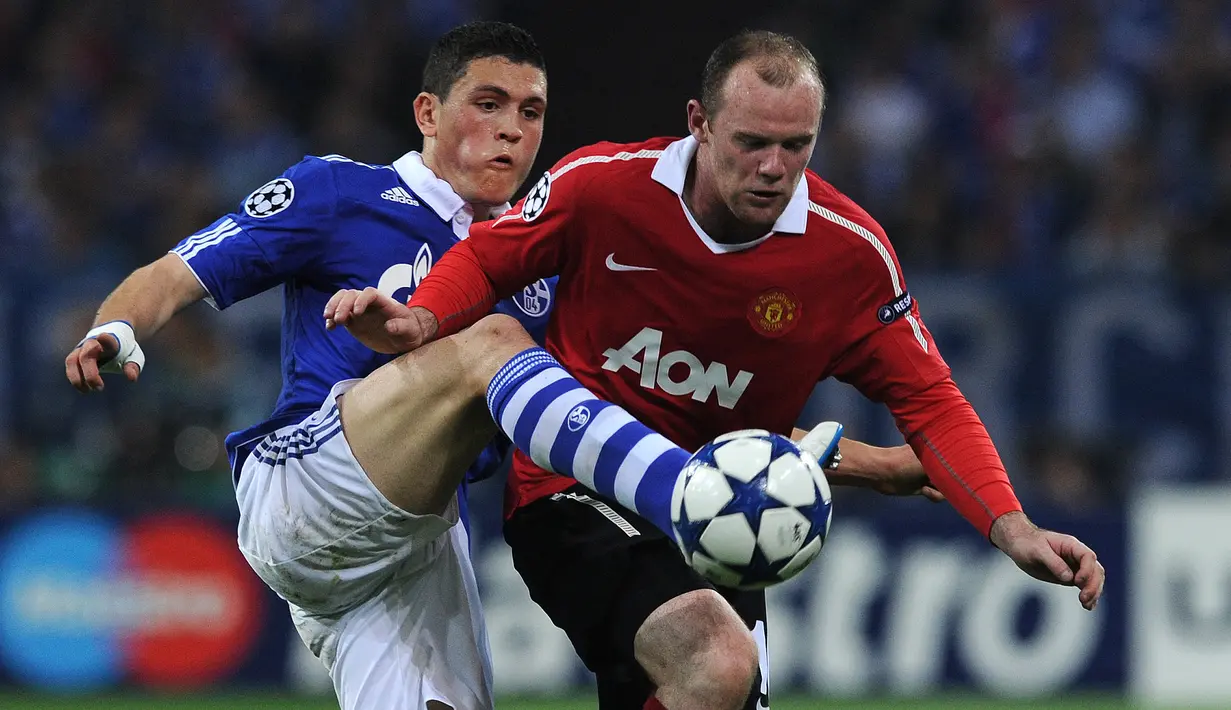 Manchester United. Wayne Rooney dkk juga pernah 12 kali tampil di semifinal Liga Champions. Terakhir kali mereka tampil di semifinal adalah di musim 2010/2011 saat menyingkirkan Schalke. Di partai final MU harus mengakui keunggulan Barcelona dengan skor 1-3. (AFP/Patrik Stollarz)