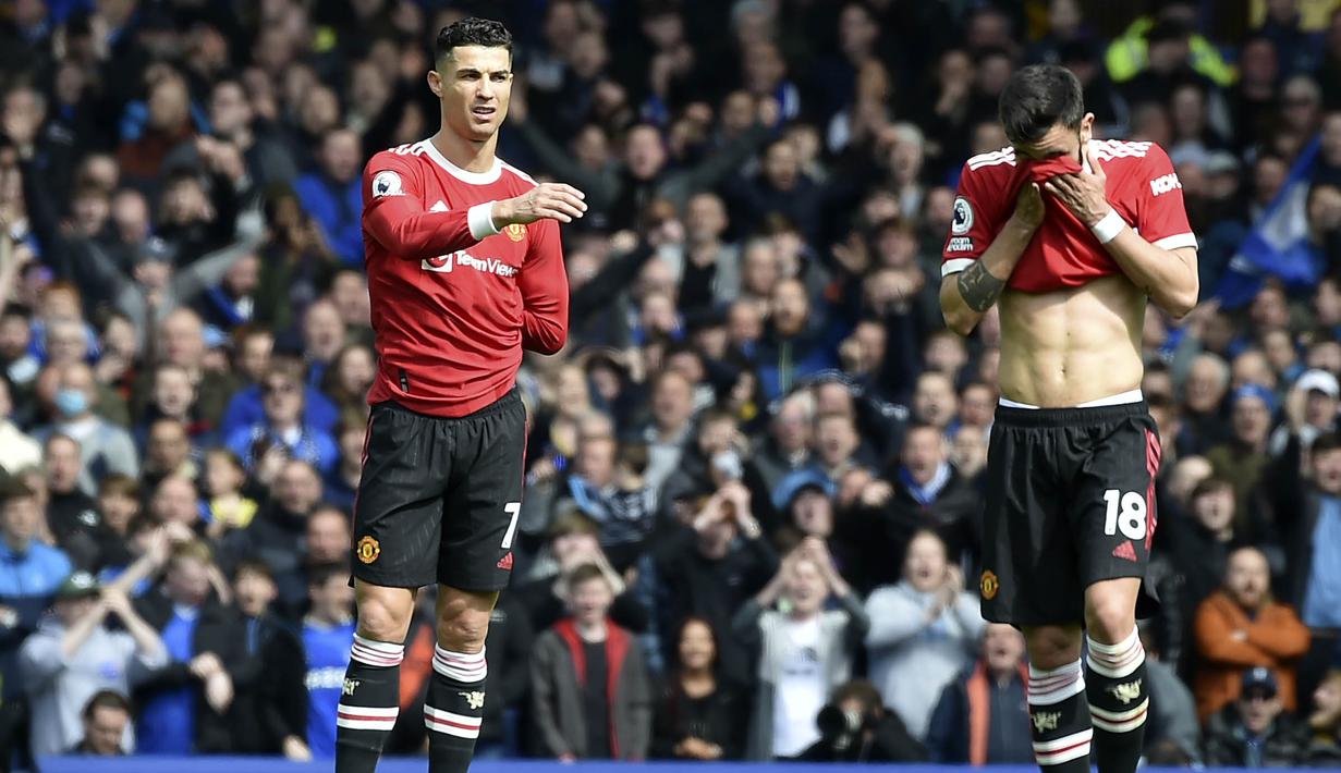 Berkat tiga poin ini Everton tetap di peringkat 17, namun menjauh dari zona degradasi. Manchester United tertahan di peringkat tujuh klasemen sementara dengan 51 poin. (AP/Rui Vieira)