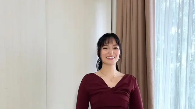 OOTD kasual Asmirandah untuk tampil stylish. (credit:instagram.com/asmirandah89)