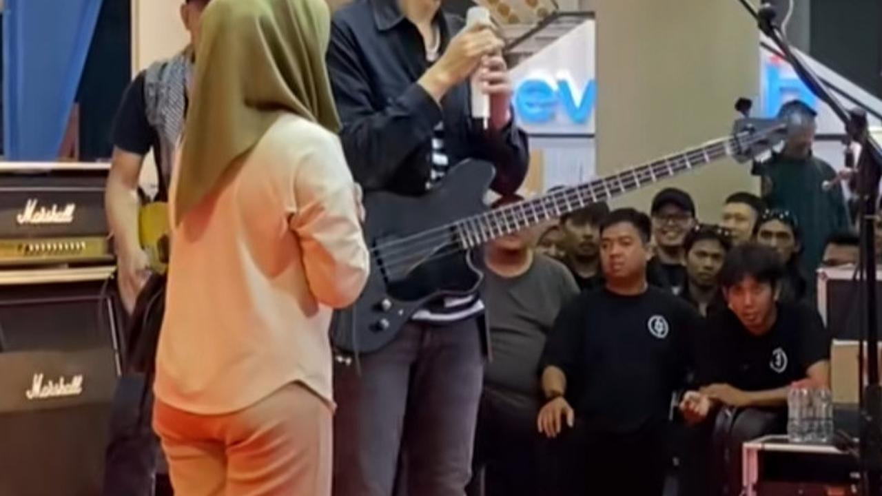 Masih Ingat Bondan Prakoso? Begini Penampilan di Mall Purwokerto Bikin Netizen Salfok 'Menolak Tua'