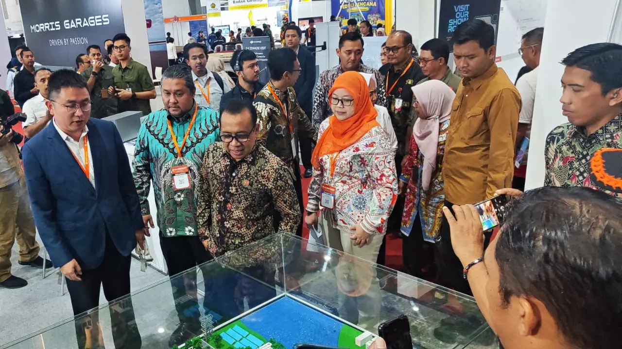 Menko PMK Pratikno membuka Pameran Emergency Disaster Reduction & Rescue Expo (EDRR) Indonesia 2025.