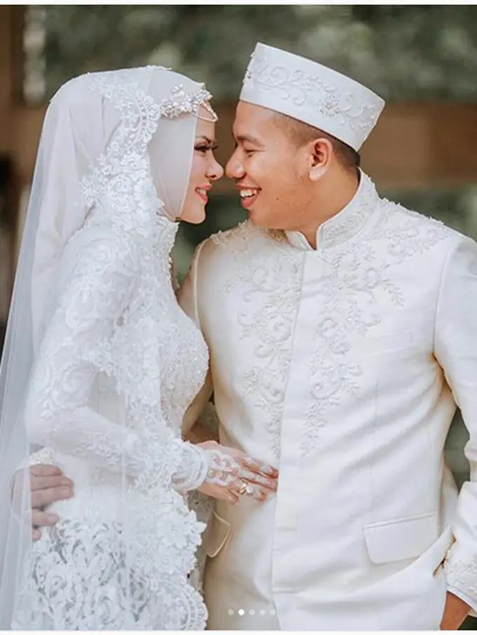 [Bintang] Vicky Prasetyo dan Angel Lelga