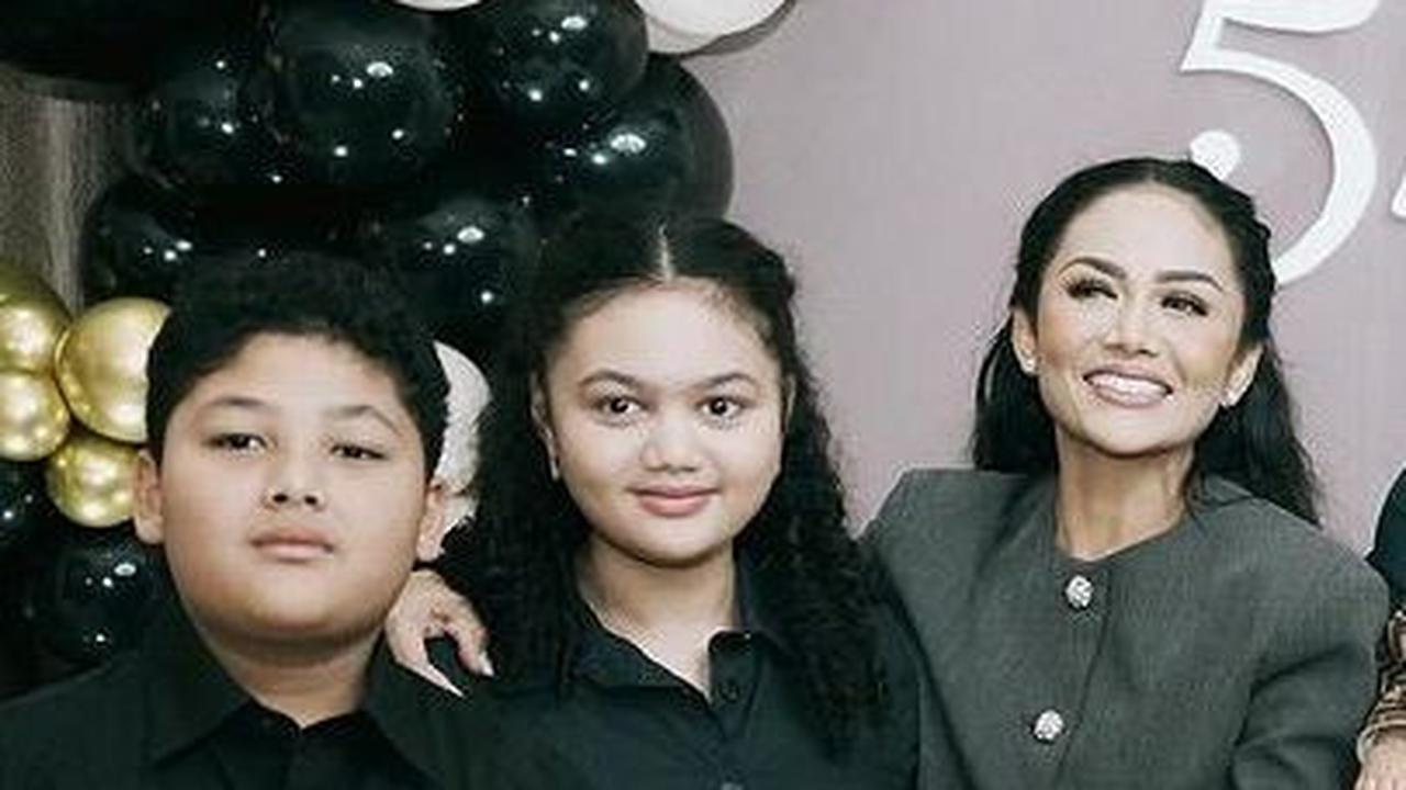 Dikaruniai 4 Orang Buah Hati
