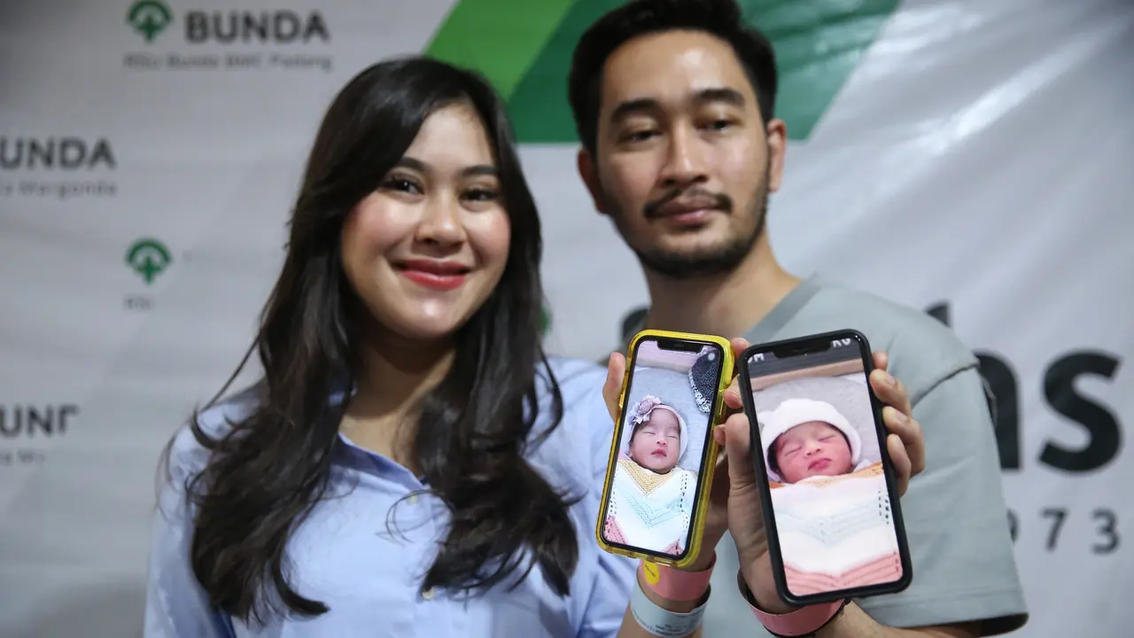 [Fimela] Syahnaz Sadiqah Melahirkan