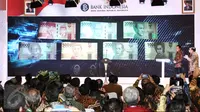 Presiden Jokowi didampingi Menkeu Sri Mulyani dan Gubernur BI Agus Martowardojo meresmikan pengeluaran dan pengedaran uang rupiah tahun emisi 2016 yang menampilkan sejumlah tokoh pahlawan nasional di Jakarta, Senin (19/12). (Liputan6.com/Faizal Fanani)