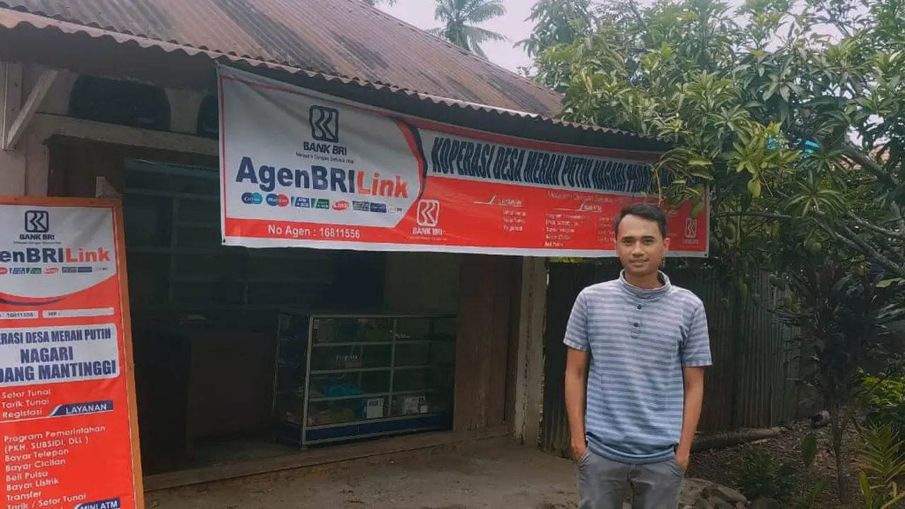BRI Perkuat Inklusi Keuangan Lewat AgenBRILink Koperasi Merah Putih di Padang Mantinggi