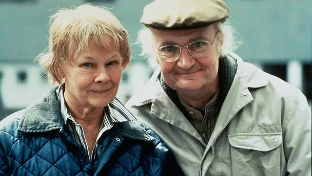 Jim Broadbent dalam Iris. (Foto: Dok. Touchstone Pictures/ IMDb)