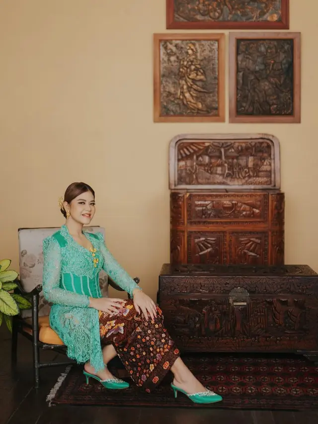 Potret Kahiyang Ayu kenakan busana Kartini Day (Sumber: Instagram/@ayanggkahiyang)