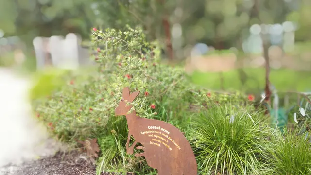 Hiasan kanguru di Healesville Sanctuary Park. (Liputan6.com/Tanti Yulianingsih)