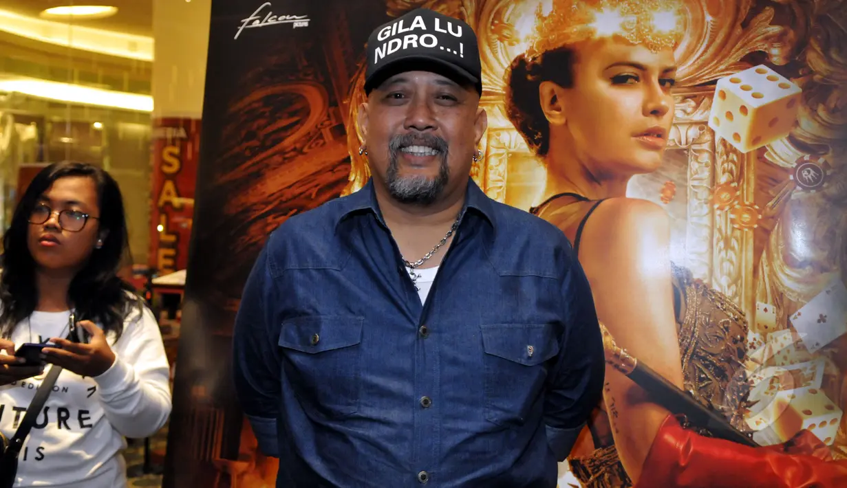 Indro Warkop saat menghadiri trailer film Comic 8: Casino King's di Kemang Village XXI, Kemang, Jakarta Selatan, Rabu (15/4/2015). (Liputan6.com/Panji Diksana)