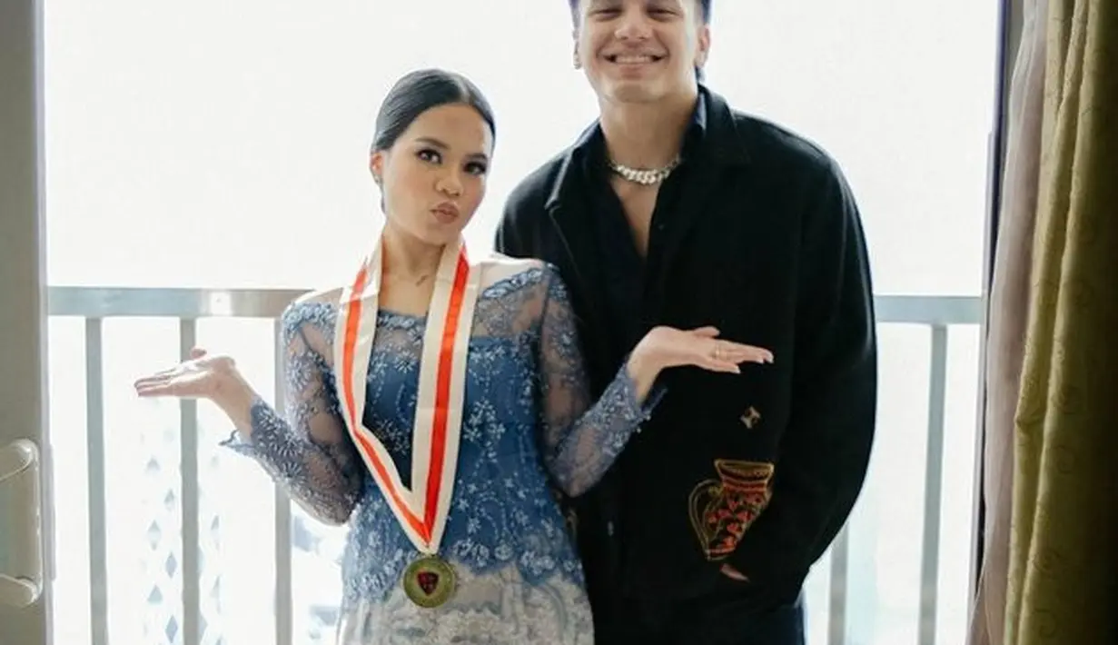 <p>Ternyata banyak netizen yang tak mengetahui jika Jefri Nichol punya adik cewek. Tak hanya itu saja, mereka juga memberikan ucapan selamat kepada Jessi. [Foto: instagram.com/jejijuu]</p>