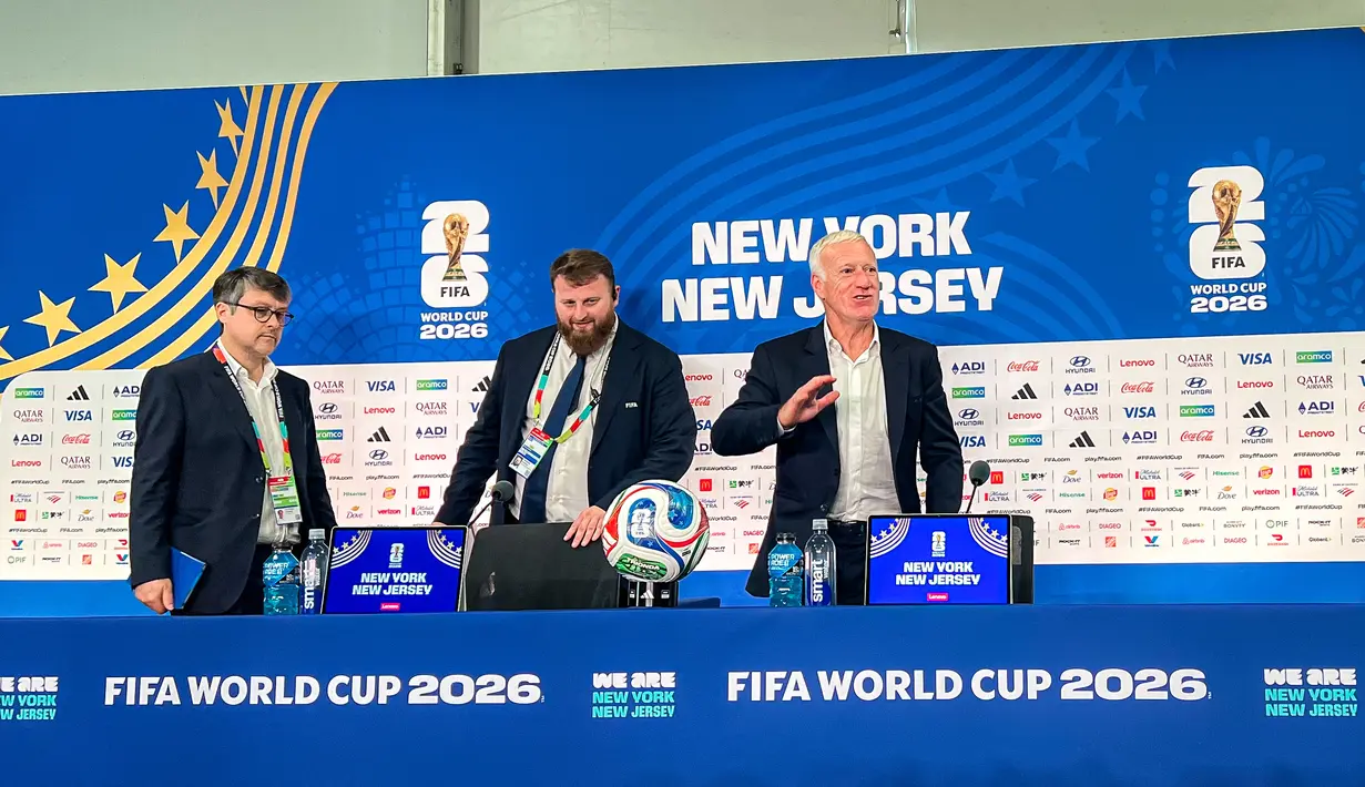 Hal itu membuat proses tersebut berlangsung nyaris tanpa jeda, membuat jalannya konferensi pers tetap lancar meski dihadiri media dari berbagai penjuru dunia. (Bola.com/Hery Kurniawan/Adv/Powerade)