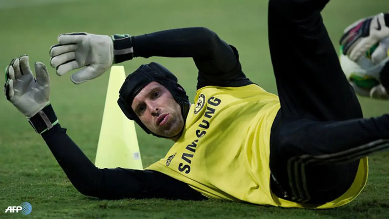 peter-cech-ceko-130807c.jpg
