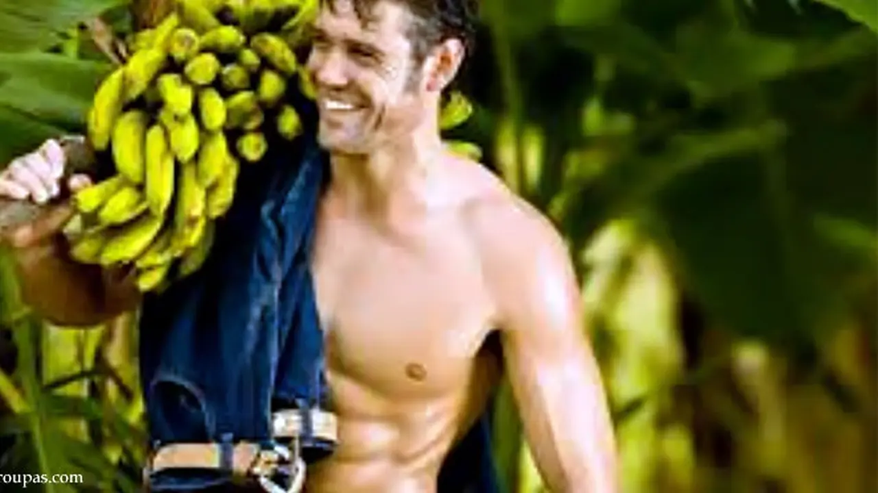 pria-makan-pisang-130804b.jpg