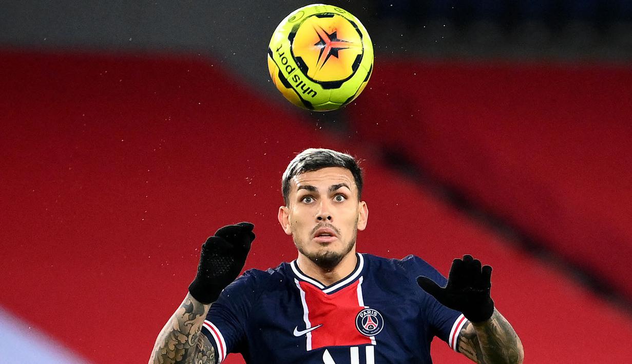 Leandro Paredes - Gelandang pekerja keras ini merupakan rekan satu tim dengan Lionel Messi di Timnas Argentina saat mengangkat trofi Copa America 2021. Pemain berusia 23 tahun tersebut bergabung dengan PSG sejak tahun 2019. (Foto: AFP/Frank Fife)