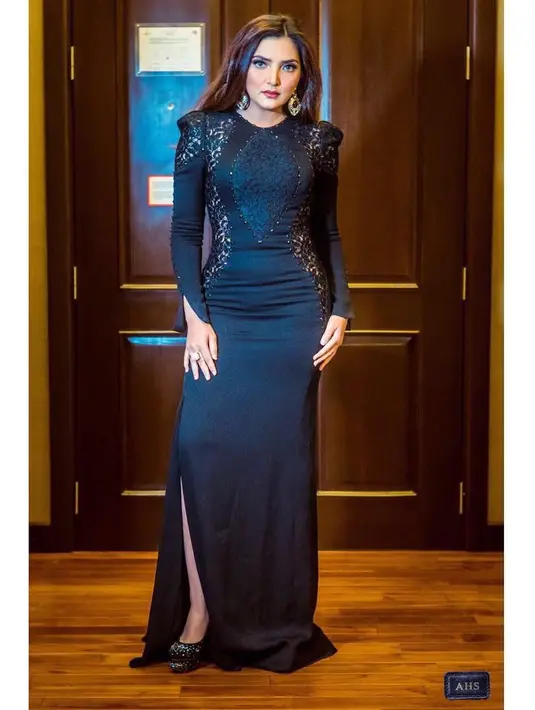 Di tengah kesibukannya di berbagai aktivitas, Ashanty yang bersuara emas ini tetap memerhatikan penampilannya di sela sibuk berbisnis dan dunia entertainmentnya. (Instagram/ashanty_ash)