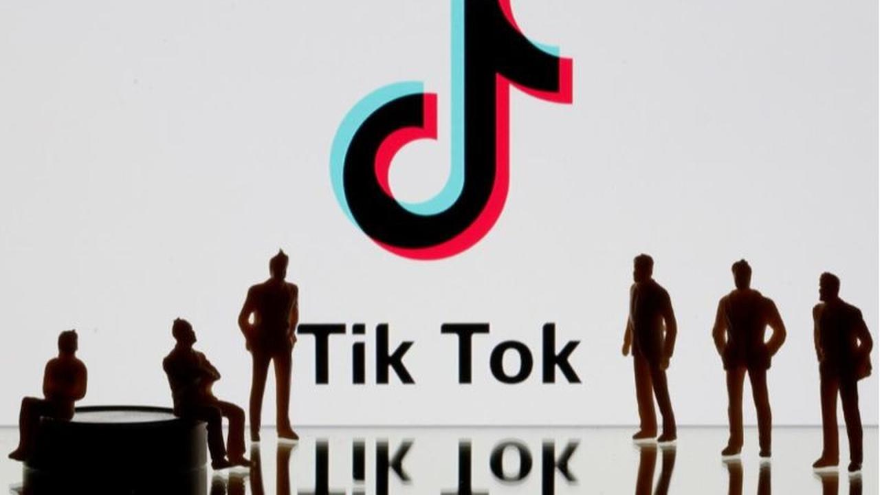 Kemendag tidak bisa melarang artis atau influencer yang berjualan di TikTok cs. Tetapi, Zulhas menegaskan akan mengatur terkait penerapannya.<br>