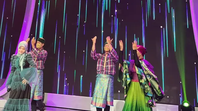 Penampilan Mawar AFI berhijab di acara AKSI Indosiar