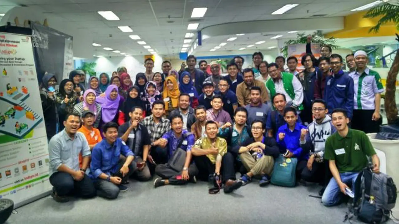 Suasana Let's Get Social #39, atas kerja sama antara lain TechSoup Asia, Kitabisa.com, PT Telkom, dan ID Cloud Host, di Bandung Digital Valley (BDV), Kamis (25/8/2016). Liputan6.com/Muhammad Sufyan Abdurrahman