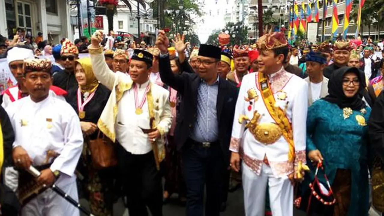 Karnaval di Bandung Berhadiah Sepeda dan Dinner dari Ridwan Kamil