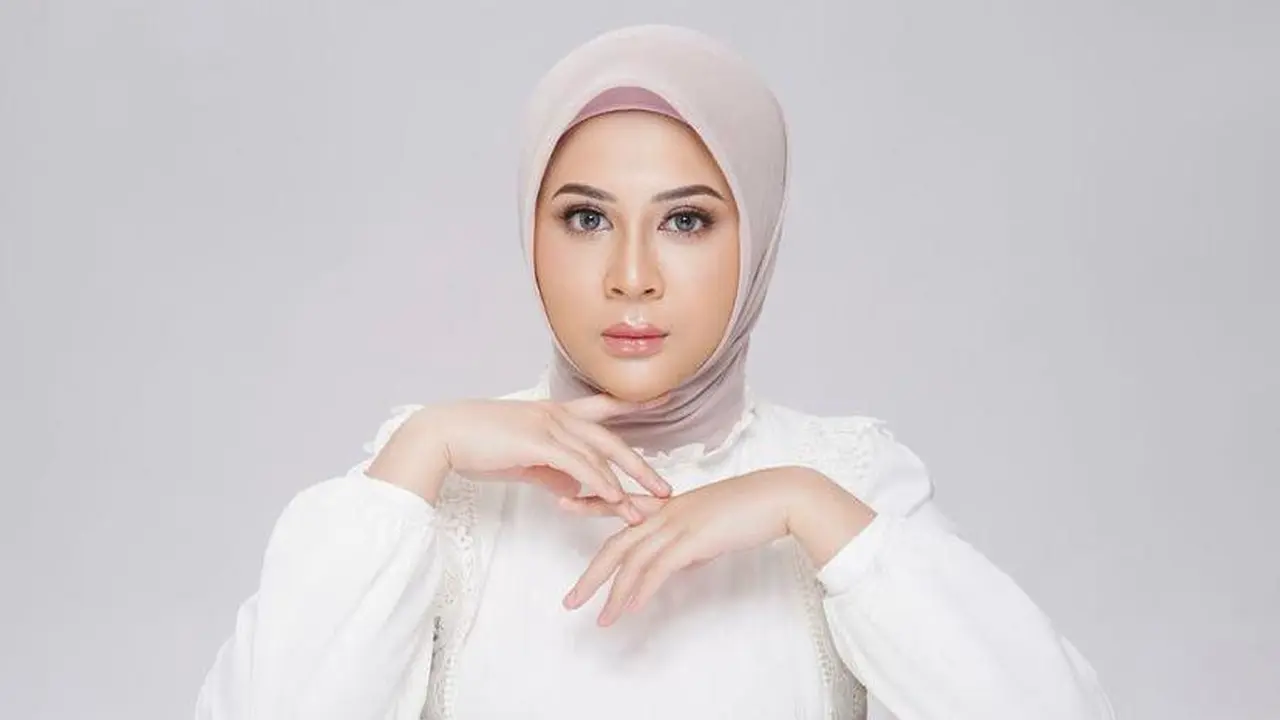 5 Model Hijab yang Cocok untuk Wajah Bulat, Intip Inspirasinya dari Kesha Ratuliu-Nathalie Holscher