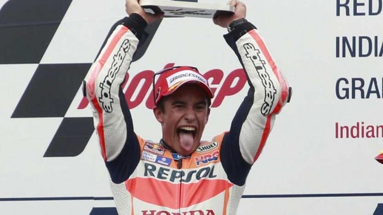 Gaya Marc Marquez rayakan juara MotoGP Indianapolis di podium