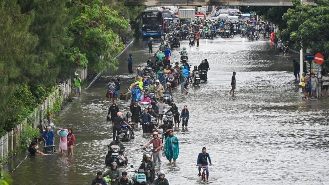 47 RT dan 23 Jalan di Jakarta Masih Terendam Banjir, BPBD Imbau Warga Waspada