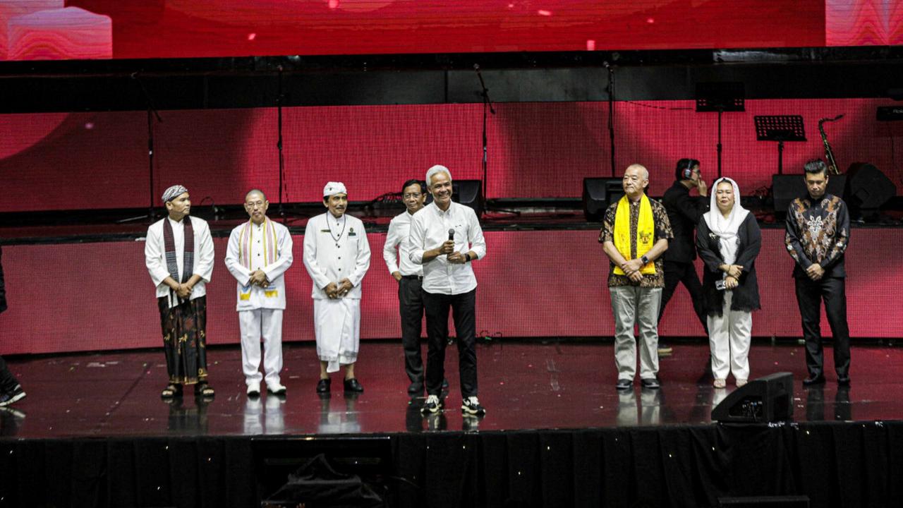 "Saya senang sekali karena teman-teman dari relawan berkumpul dipimpin beliau,  (Ahmad Basarah), untuk merayakan Natal sekaligus tahun baru, Konser Lilin Putih," <br>