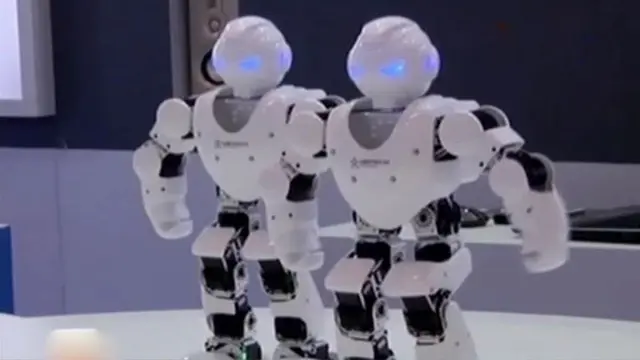 Jendela Dunia: 2 Robot Menari Mengikuti Irama Musik