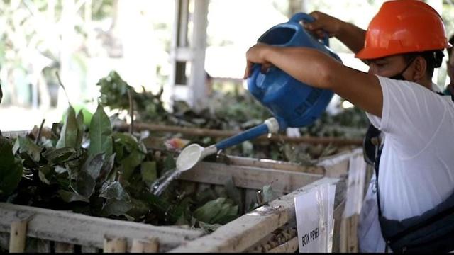 PLN membina masyarakat mengelola sampah menjadi sumber energi alternatif yang dapat menghasilkan listrik. (Dok PLN)