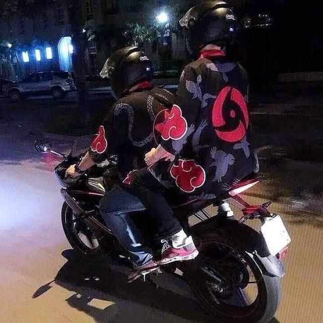 5 Potret Orang Pacaran Sambil Cosplay Ini Bikin Curi Perhatian