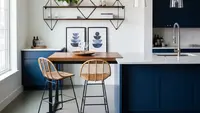 9 Model Dapur Minimalis Mini Bar yang Modern dan Tren di 2026, Multifungsi dan Hemat Ruang