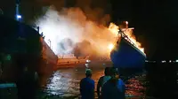 Kapal Layar Motor (KLM) Kasih Setia 01 GT 336 milik Jeffry Theno, terbakar di sekitar PT Pathemaang Dock Yard Tandurusa, Kelurahan Aertembaga, Kota Bitung.