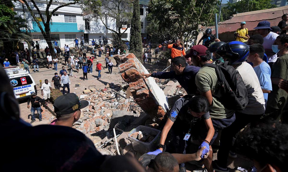 Kepanikan Warga Pecah Saat Gempa M 7,4 Guncang Kolombia