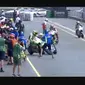 Andrea Iannone mengalami kecelakaan di jalur pit pada MotoGP Ceko (Twitter)