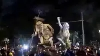 VIDEO: Sambut Nyepi, Ratusan Ogoh-ogoh Diarak 