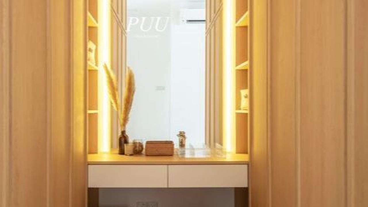 Walk in Closet Sederhana dengan Lemari Tertutup